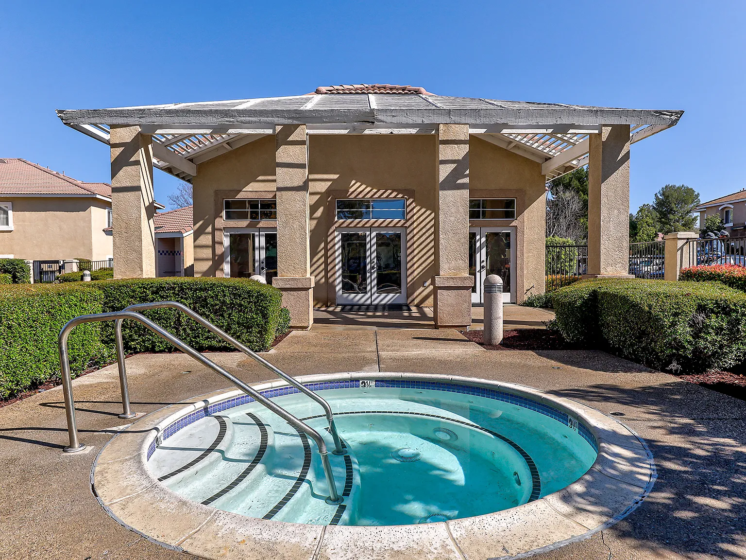 Portofino Apartments — Photo 4