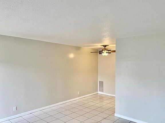 5th image of 2303 S Federal Hwy APT 9