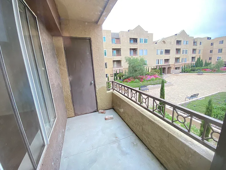 8889 Caminito Plaza Centro #7219 — Photo 20
