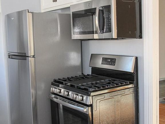 3rd image of 4434 Lincoln Ave