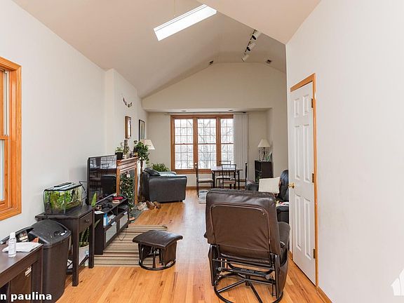 3rd image of 916 N Paulina St #622