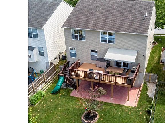 3rd image of 147 Marquis Dr