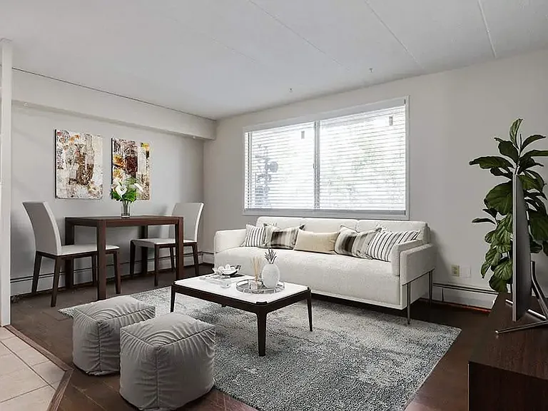 4303 Rae St — Photo 2
