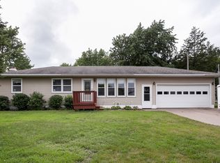 113 Hunts Ave, Fruitland, IA 52749