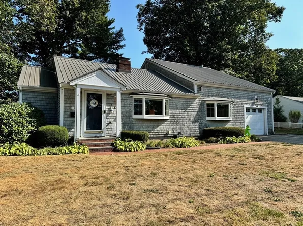 20 Moynihan Rd, South Hamilton, MA 01982