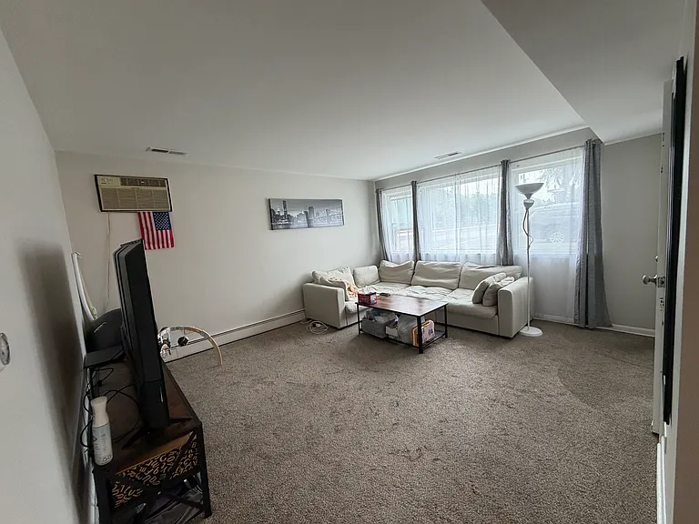 2848 Auxplaines Ave #G — Photo 2