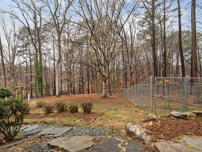 1504 Homestead Rd — Photo 36
