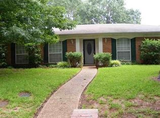 703 Loraine Ct, Longview, TX 75604