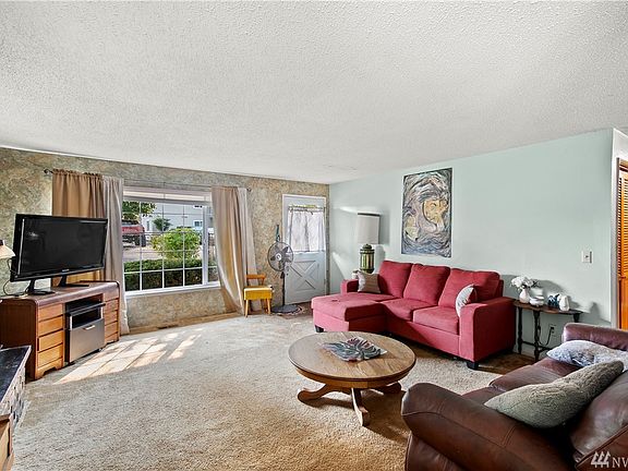 5th image of 948 E Park Ave