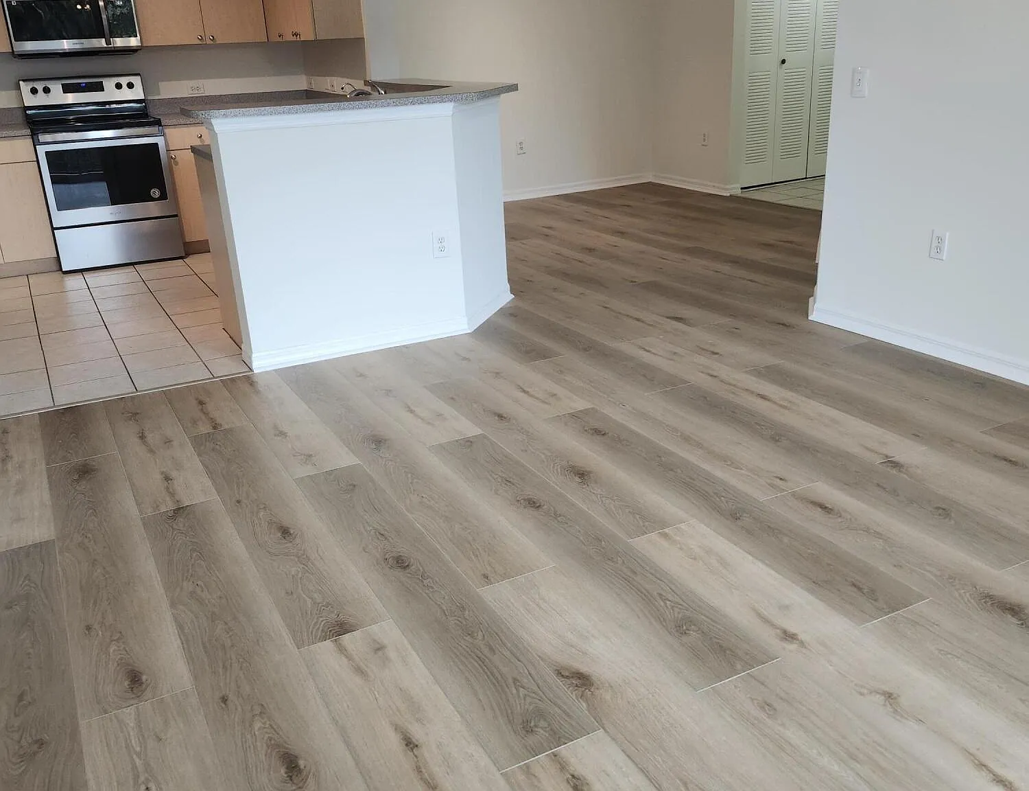 2 bed, 2.0 bath, 1074 sqft, $2,300 — Photo 1