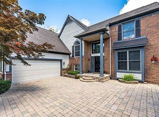 18137 Cascade Dr #18, Northville, MI 48168