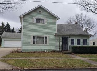 321 W Shaw St, Charlotte, MI