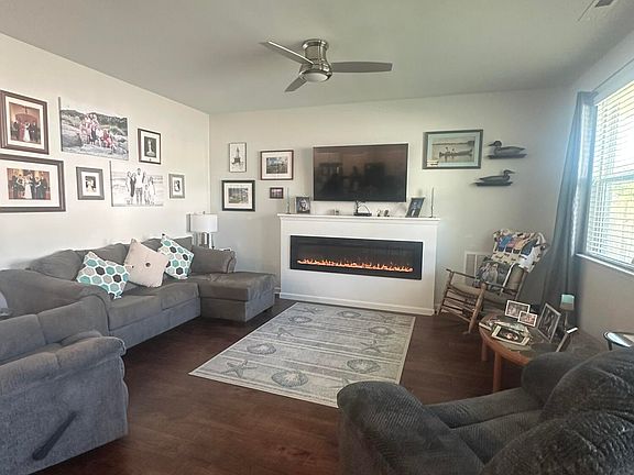 3rd image of 1148 Marilla Drive