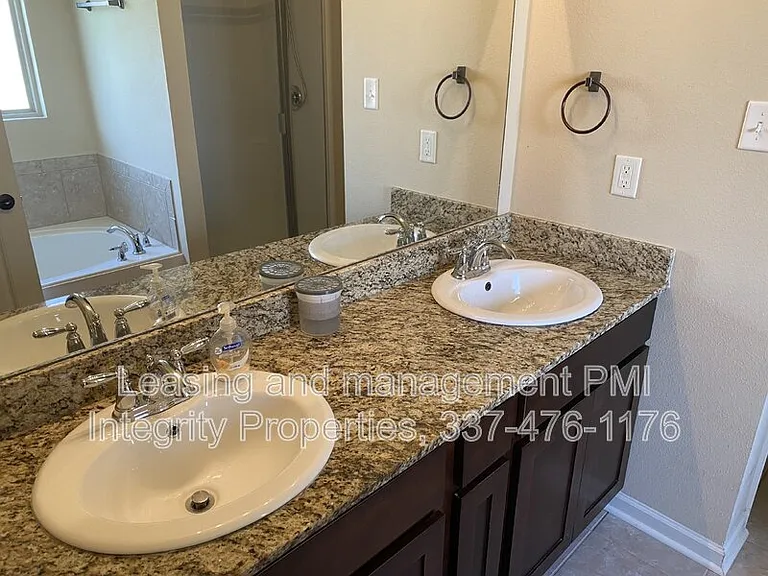 115 Northpointe Dr — Photo 4