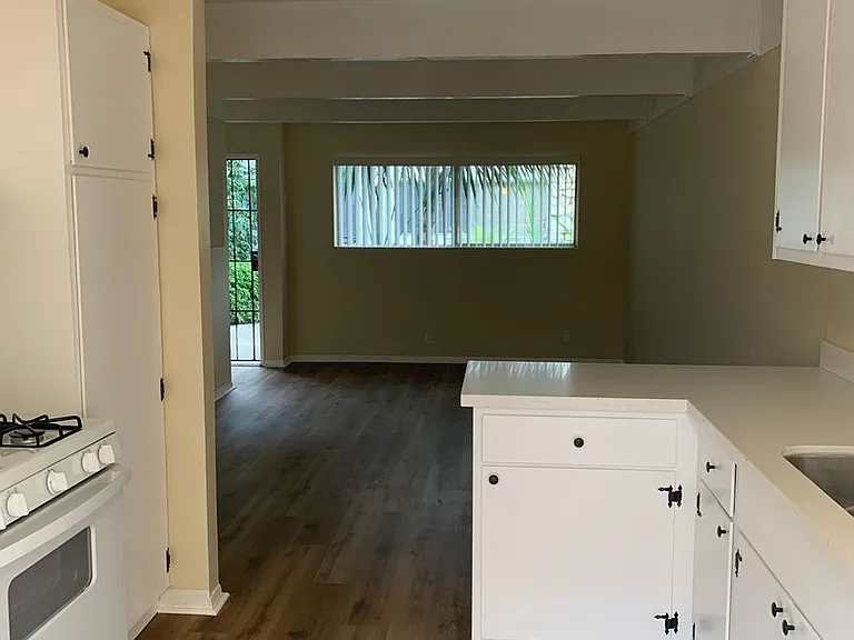 4040 Grandview Dr #10 — Photo 9