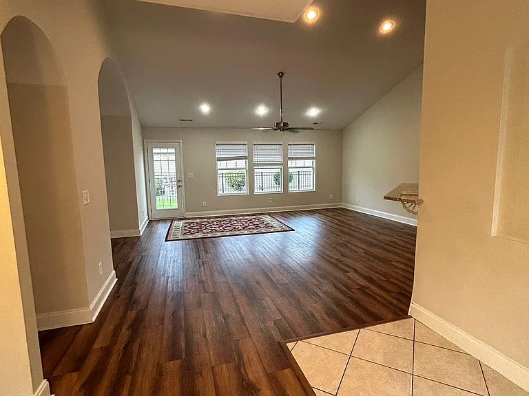720 Rambler Ct — Photo 2