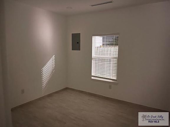 5th image of 3701 Menchaca Ct #B1