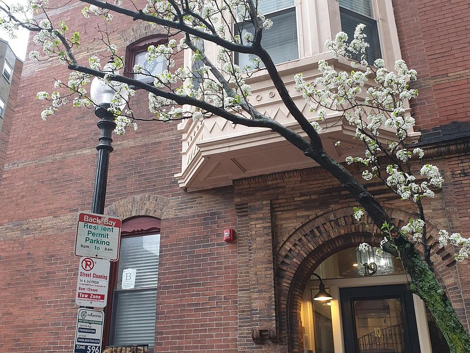 2nd image of 19 Garrison St #724