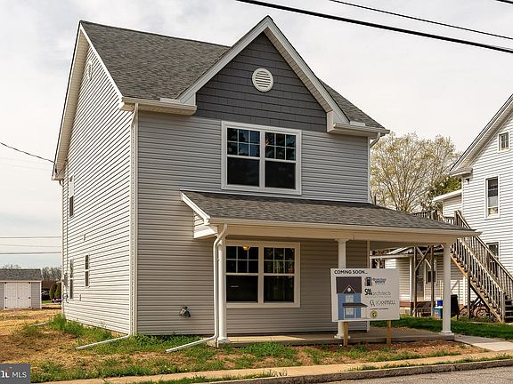 2nd image of 354 N Main St