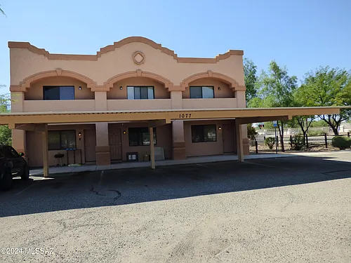 1077 N Riverside Dr #1 Photo 1