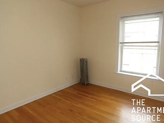2nd image of 3920 N Pine Grove Ave APT 2S