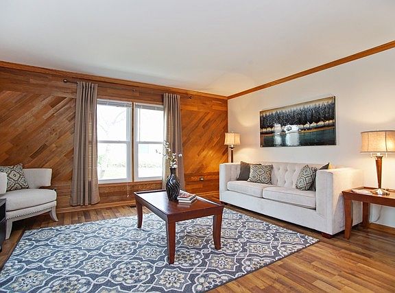 2nd image of 1062 Newport Hbr