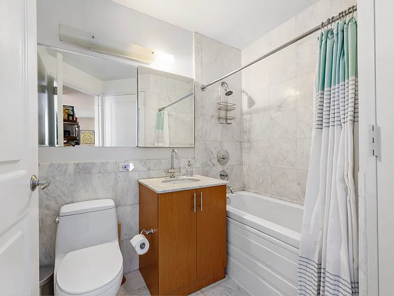 158 Hester St #4D — Photo 13