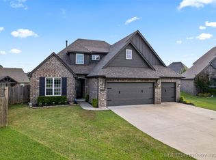 1607 E Roanoke Ct, Broken Arrow, OK 74011