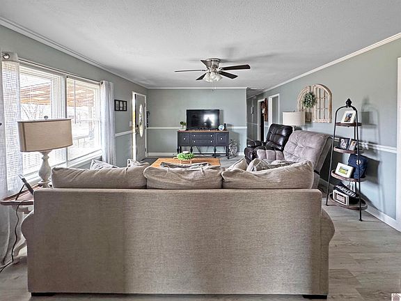 3rd image of 111 Airport Rd