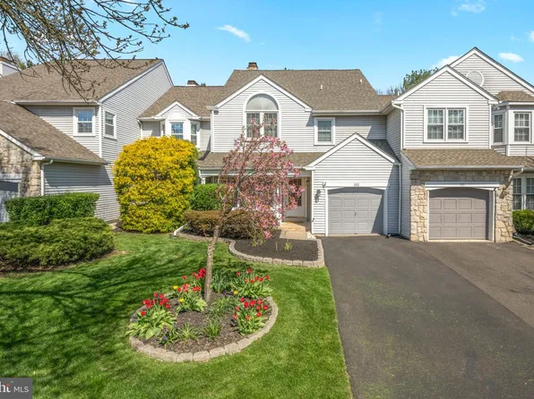 102 Filly Dr, North Wales, PA 19454