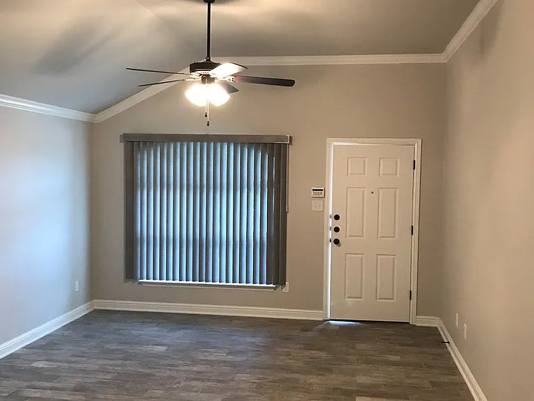 5600 Settlers Ct #B — Photo 5