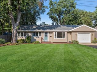 30367 N Center Ave, Libertyville, IL 60048