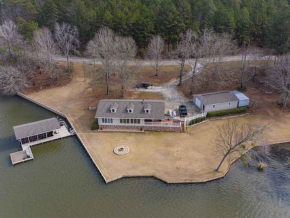 2nd image of 1410 Mountain Dr