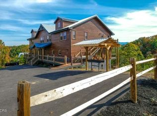 1481 Sleepy Valley Ln, Sevierville, TN 37876