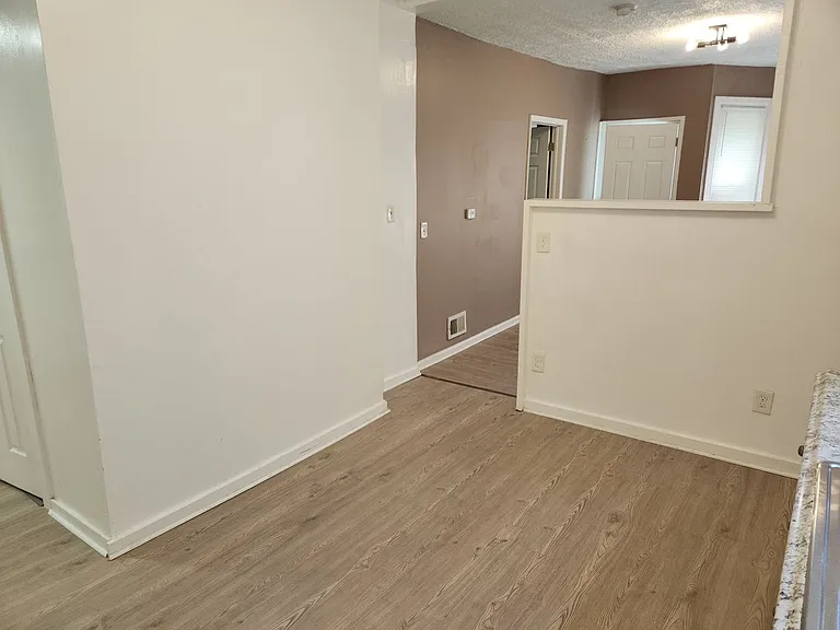 254 Lexington Ave — Photo 4