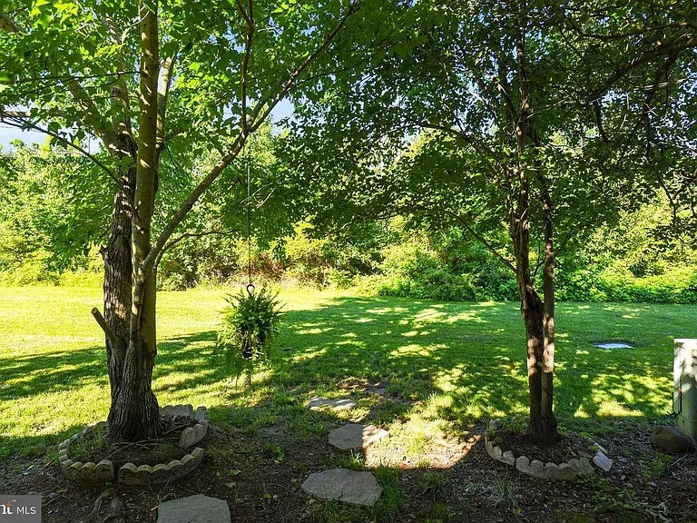22382 Stablehouse Dr — Photo 15