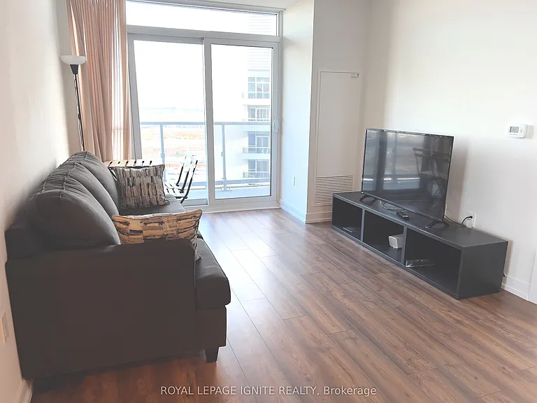 225 Village Green Sq #2808 — Photo 5