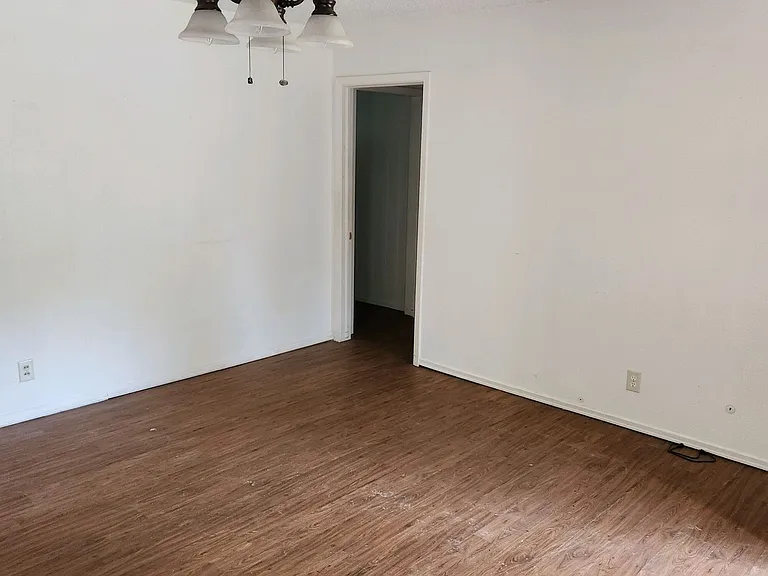 208 Southview Dr — Photo 14
