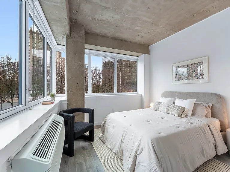 The Mercer — Photo 13