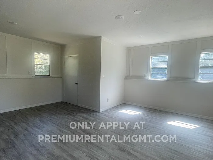 703 Gotts Rd — Photo 3