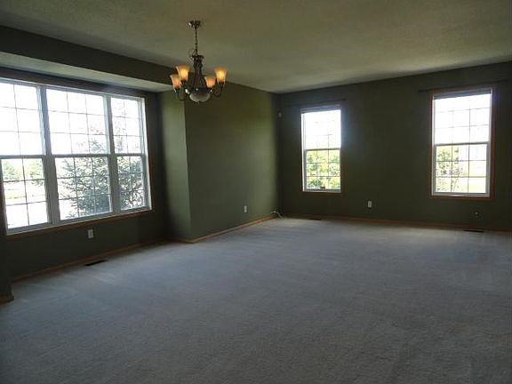 1702 Riverside Dr Shakopee MN 55379