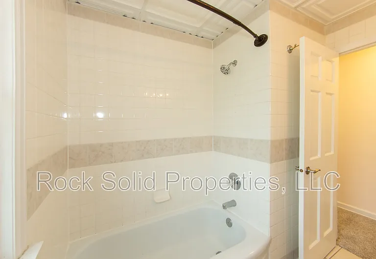1301 E 23rd St #1 — Photo 15