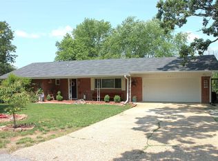 701 Crossbow Rd, Huntsville, AR 72740