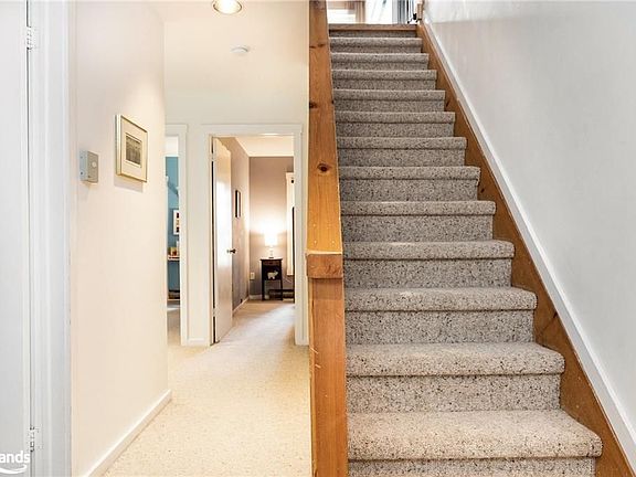 4th image of 470 Oxbow Cres