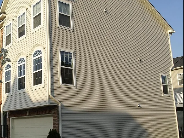7071 Ingrahm Dr — Photo 2