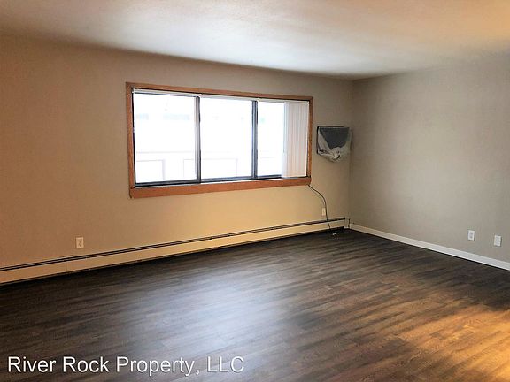 5th image of 820 24th Ave S APT 17