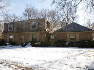 2221 SW 33rd St, Topeka, KS 66611