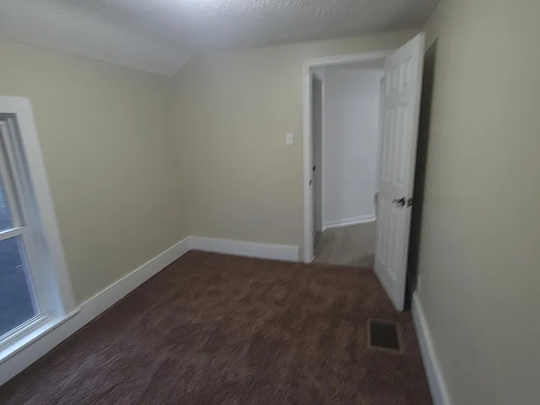 189 E Walnut St #1 — Photo 7