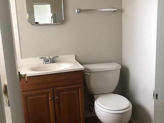 5th image of 256 Sherwood Ln