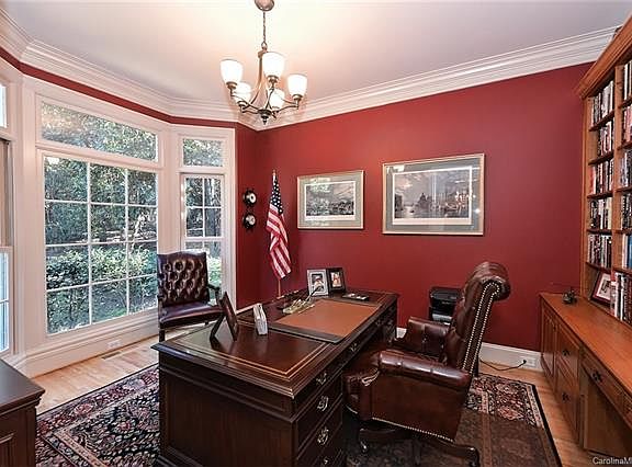 4th image of 4204 Waterford Dr